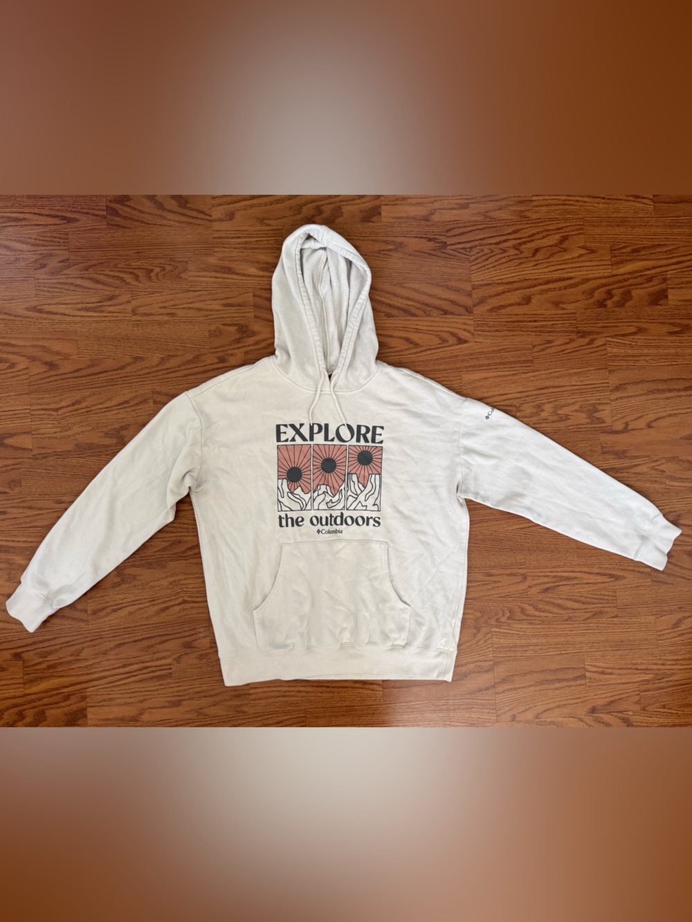 Columbia Sportswear Women's Explore The Outdoors Sun Graphic Fleece Hoodie Cream